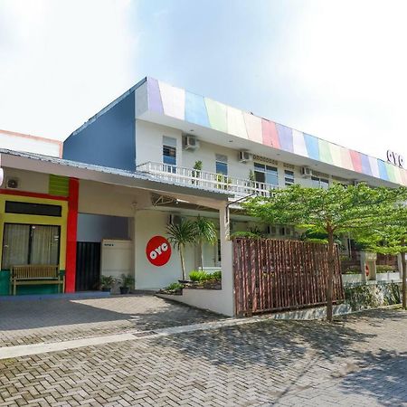 New Mira Hotel Semarang Buitenkant foto