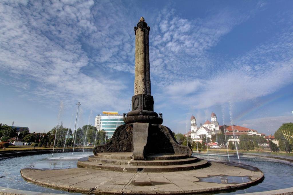 New Mira Hotel Semarang Buitenkant foto