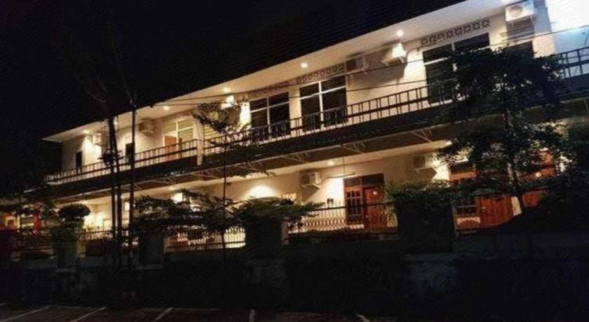 New Mira Hotel Semarang Buitenkant foto