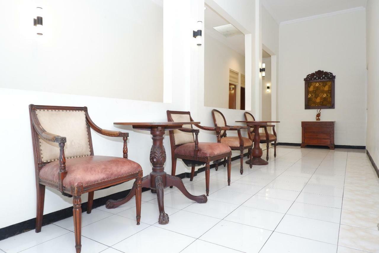 New Mira Hotel Semarang Buitenkant foto