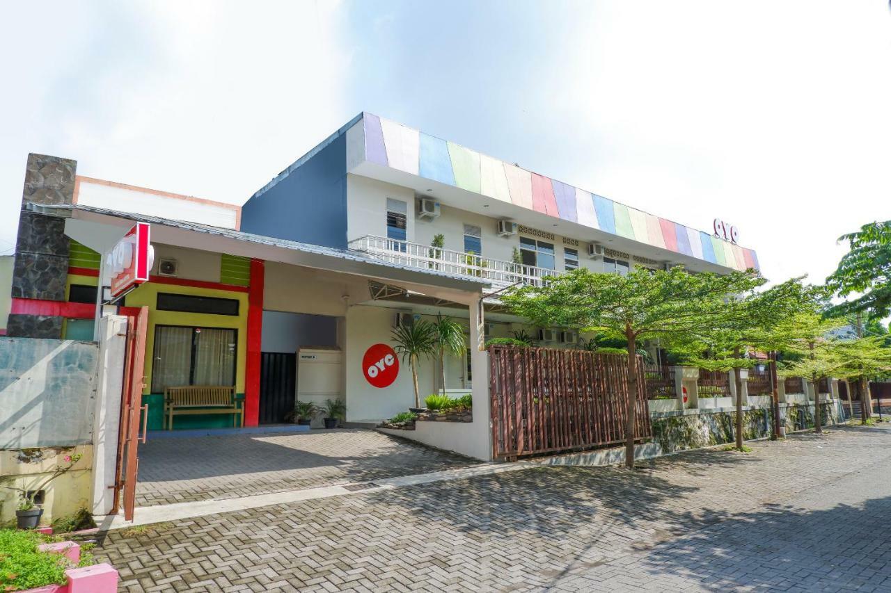 New Mira Hotel Semarang Buitenkant foto