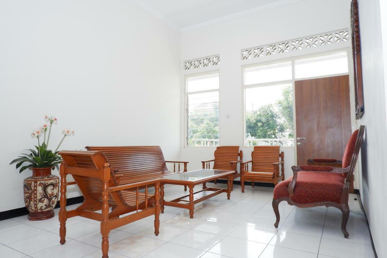 New Mira Hotel Semarang Buitenkant foto