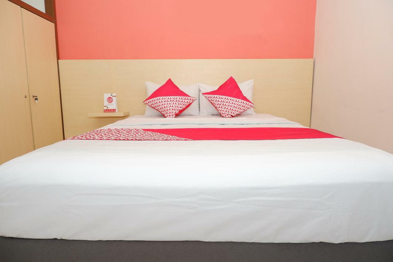 New Mira Hotel Semarang Buitenkant foto