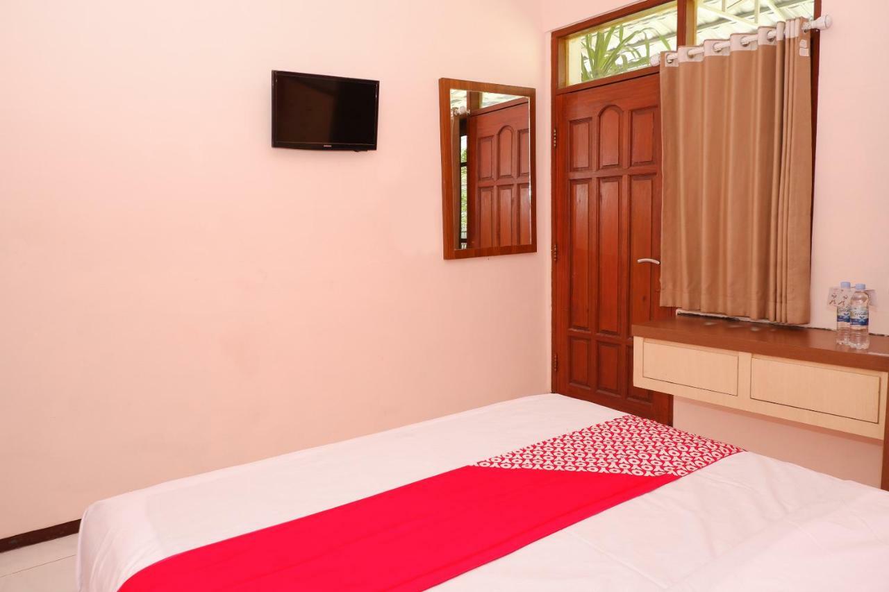 New Mira Hotel Semarang Buitenkant foto