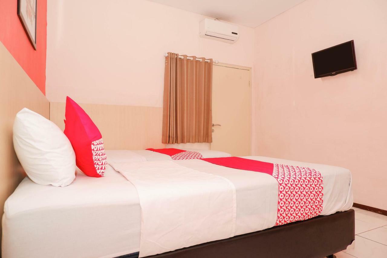 New Mira Hotel Semarang Buitenkant foto