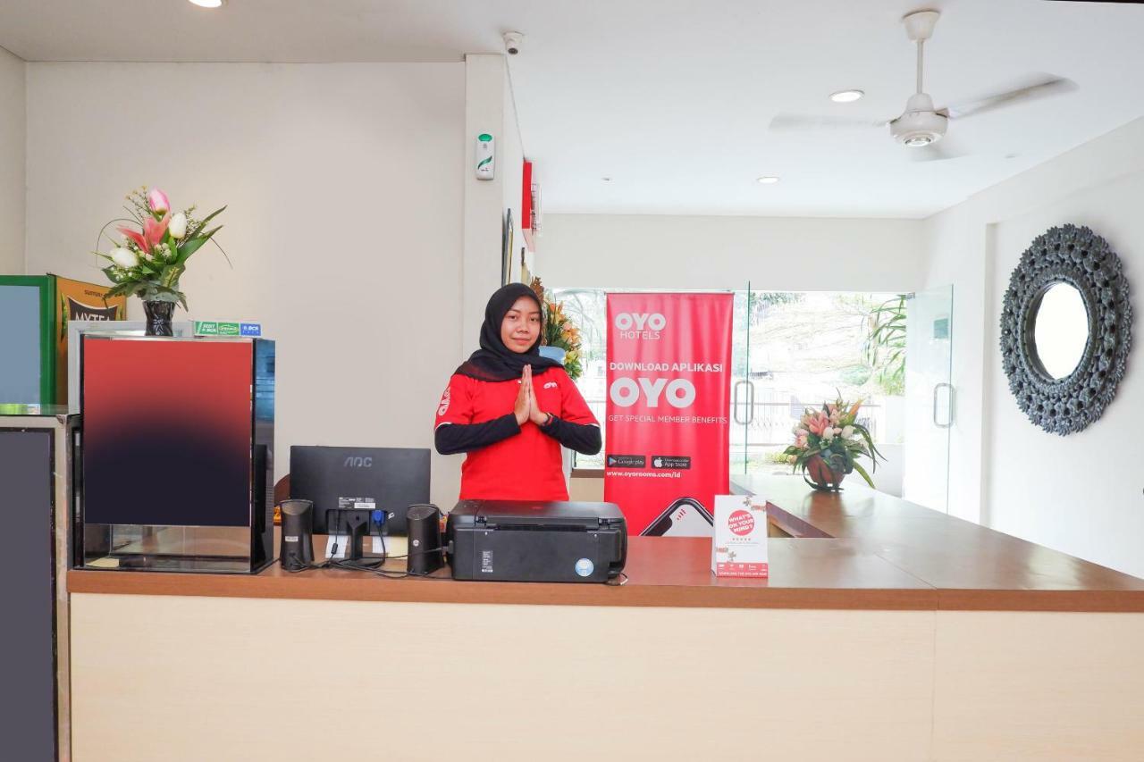 New Mira Hotel Semarang Buitenkant foto