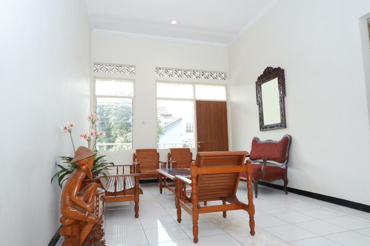New Mira Hotel Semarang Buitenkant foto