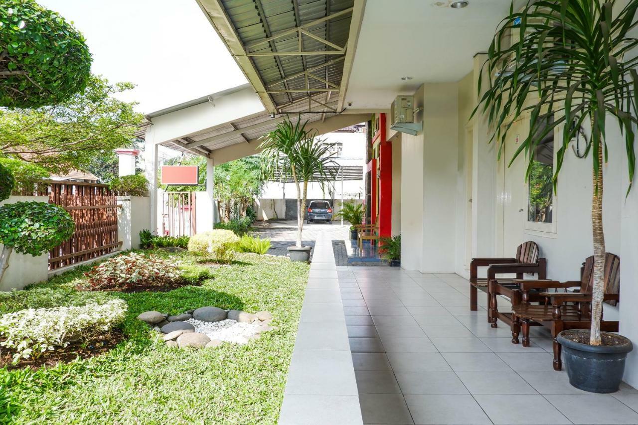 New Mira Hotel Semarang Buitenkant foto