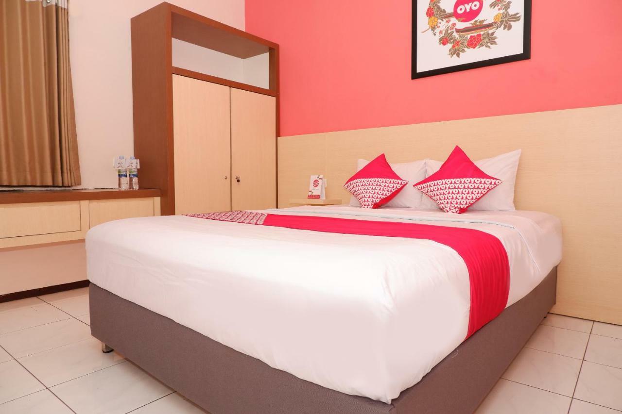 New Mira Hotel Semarang Buitenkant foto